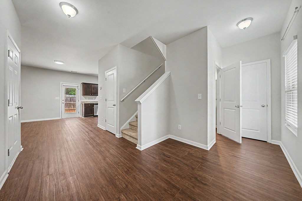 310 Saint Lucas Ct - Photo 2 of 28