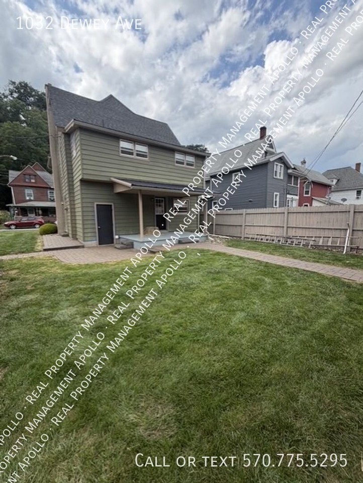 1032 Dewey Ave - Photo 3 of 23