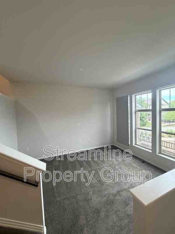 589 Gallegos Cir - Photo 4 of 44