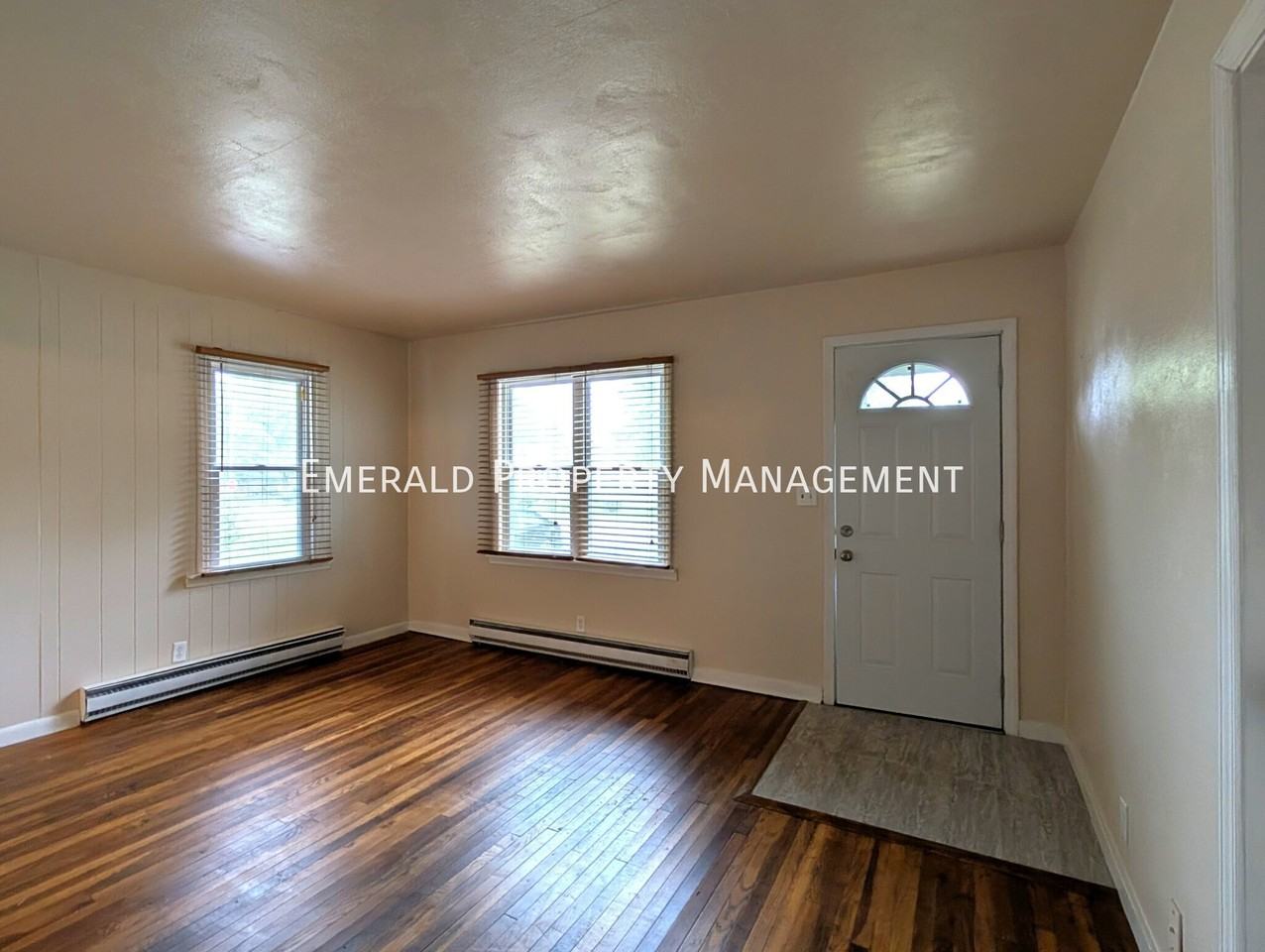 2720 Prial Ave - Photo 2 of 15