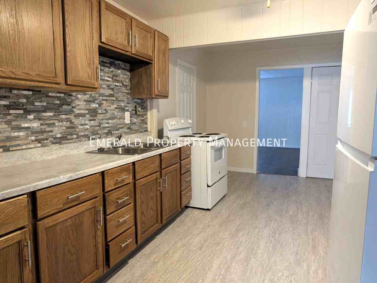 2720 Prial Ave - Photo 6 of 15