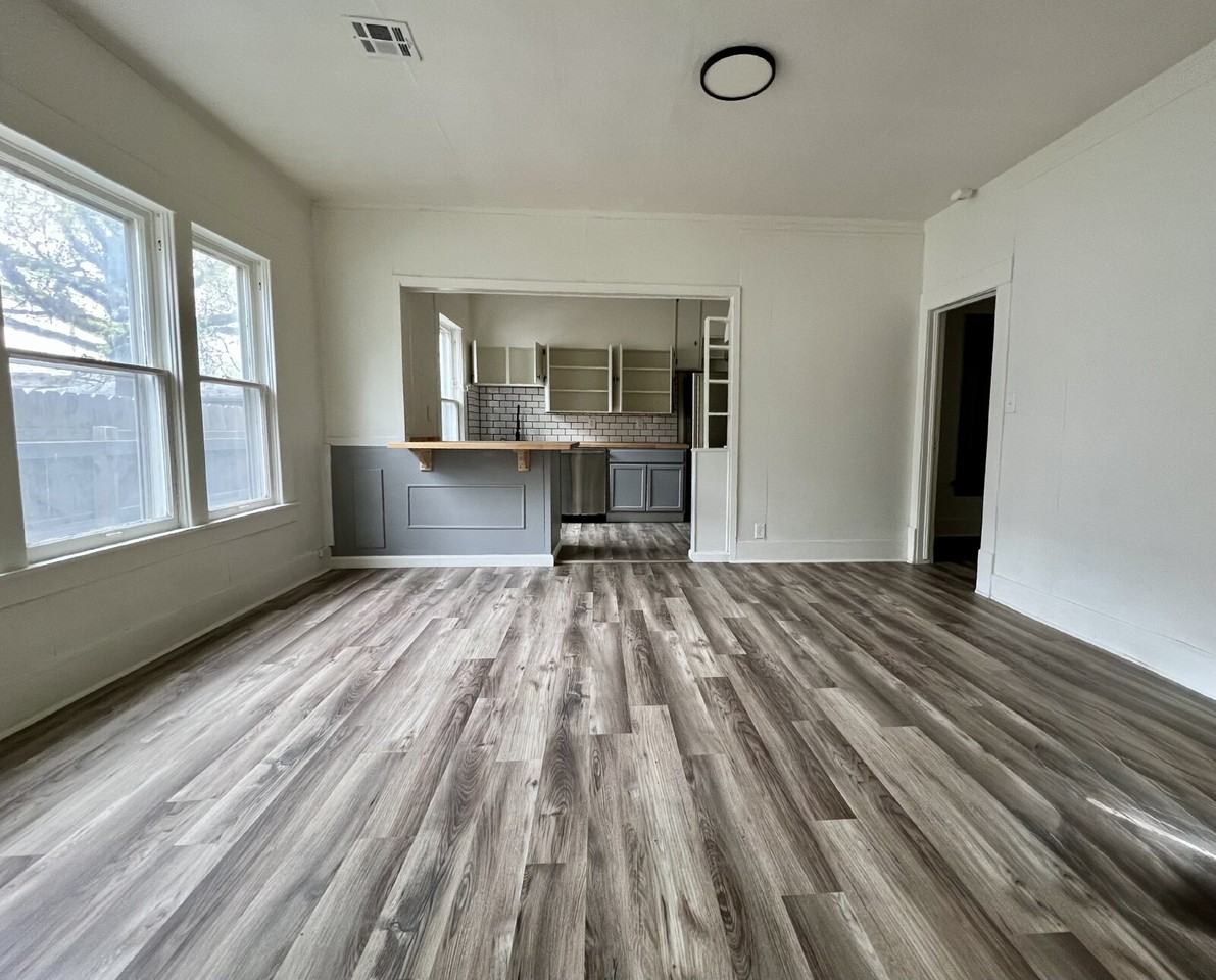344 S Wheeling Ave - Photo 3 of 12