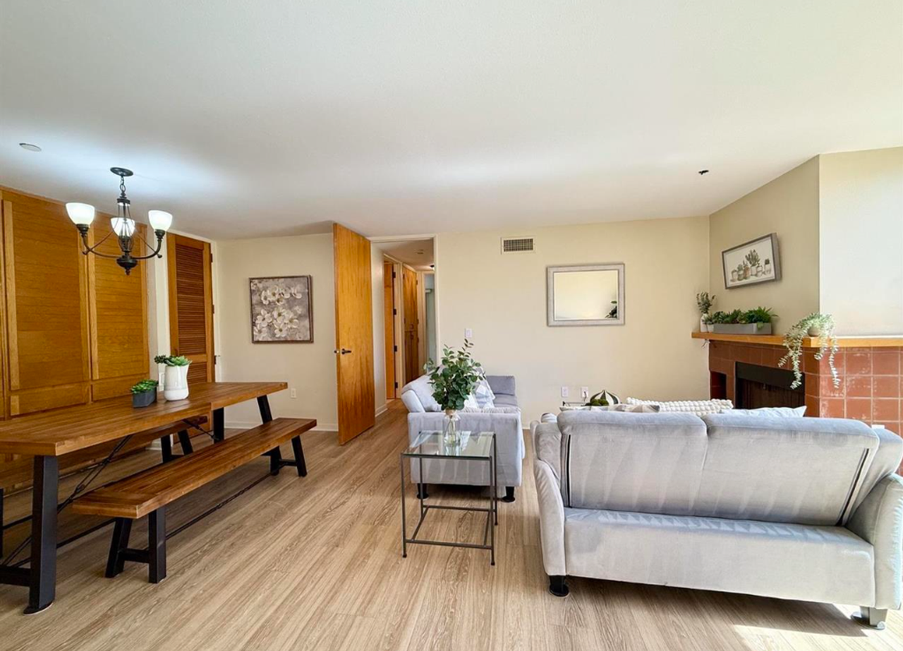 4082 Albatross St #7 - Photo 2 of 32