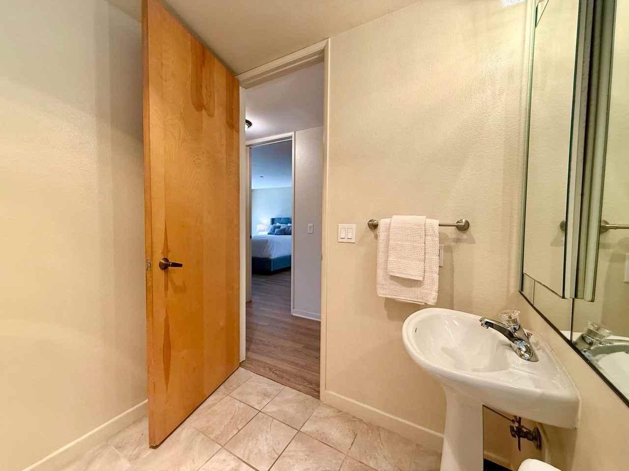 4082 Albatross St #7 - Photo 5 of 32