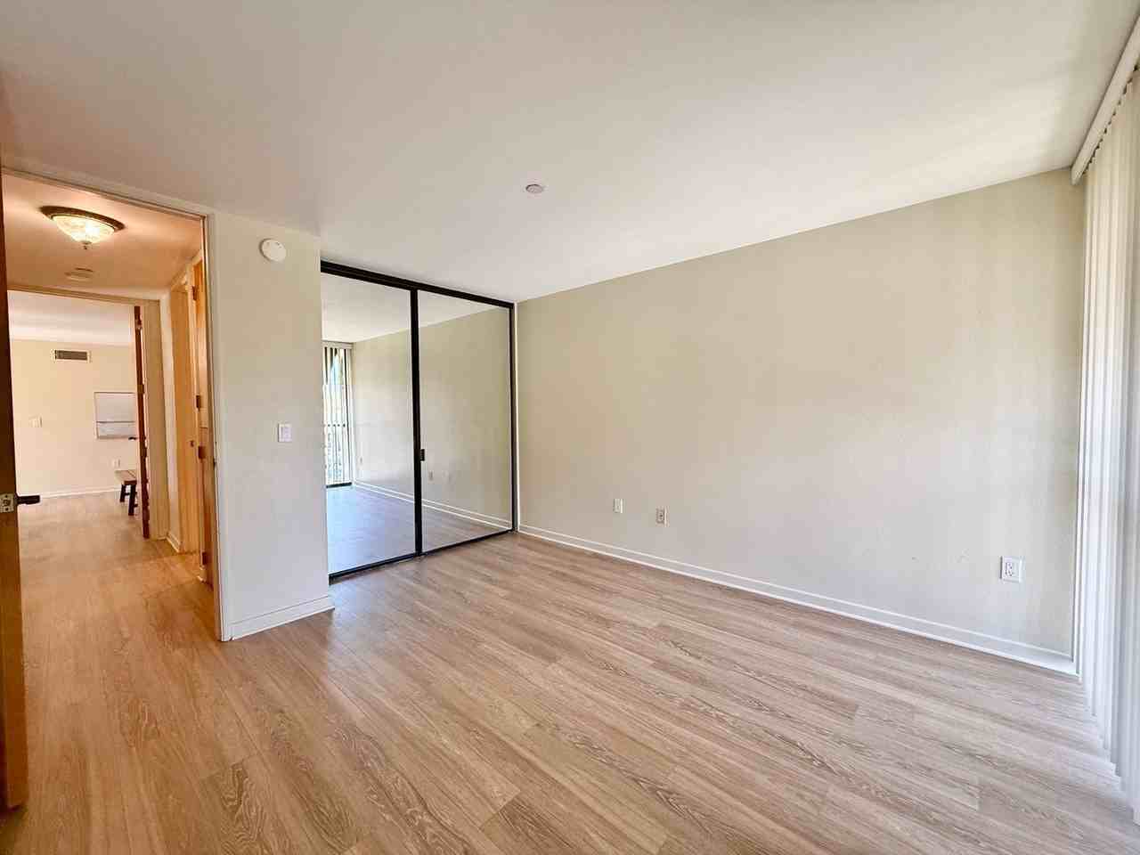 4082 Albatross St #7 - Photo 7 of 32