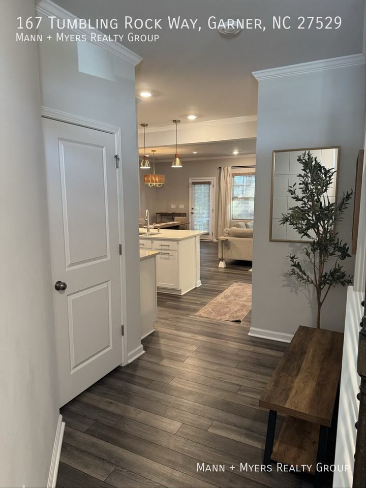 167 Tumbling Rock Way - Photo 2 of 22