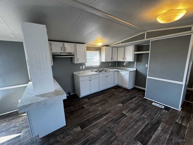 428 Starlit Dr - Photo 2 of 9