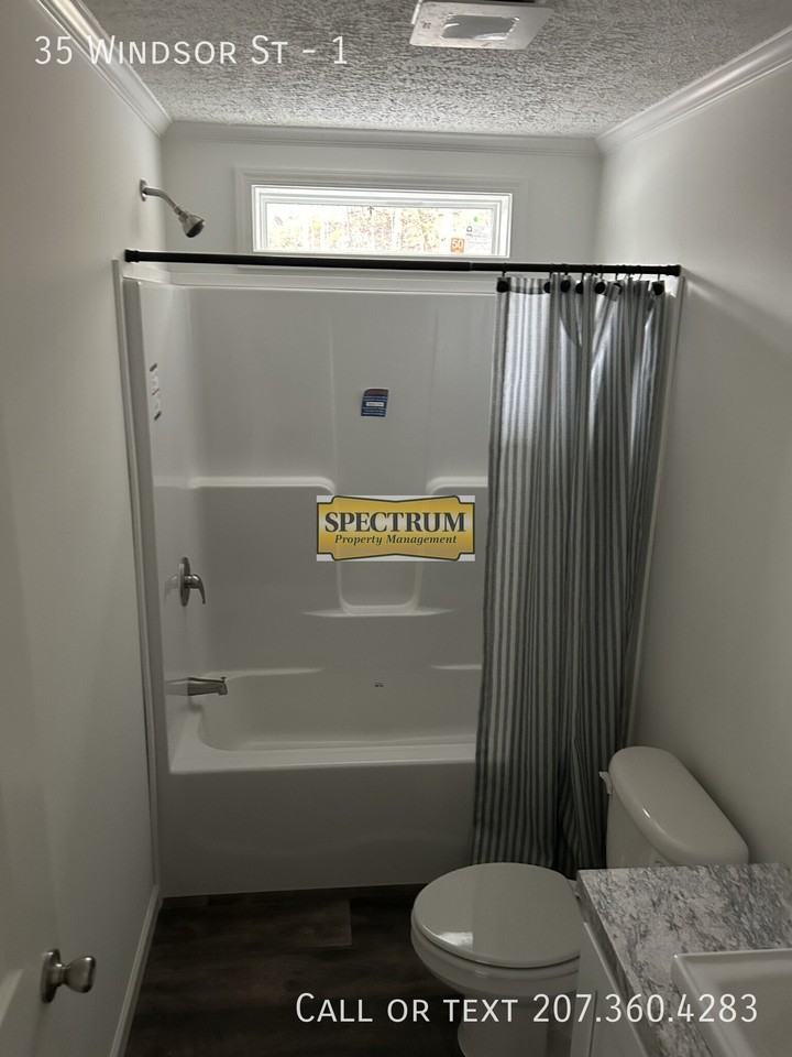 35 Windsor St #1 - Photo 2 of 12