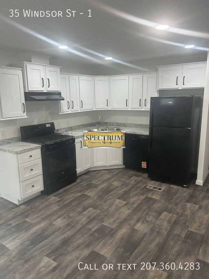 35 Windsor St #1 - Photo 3 of 12