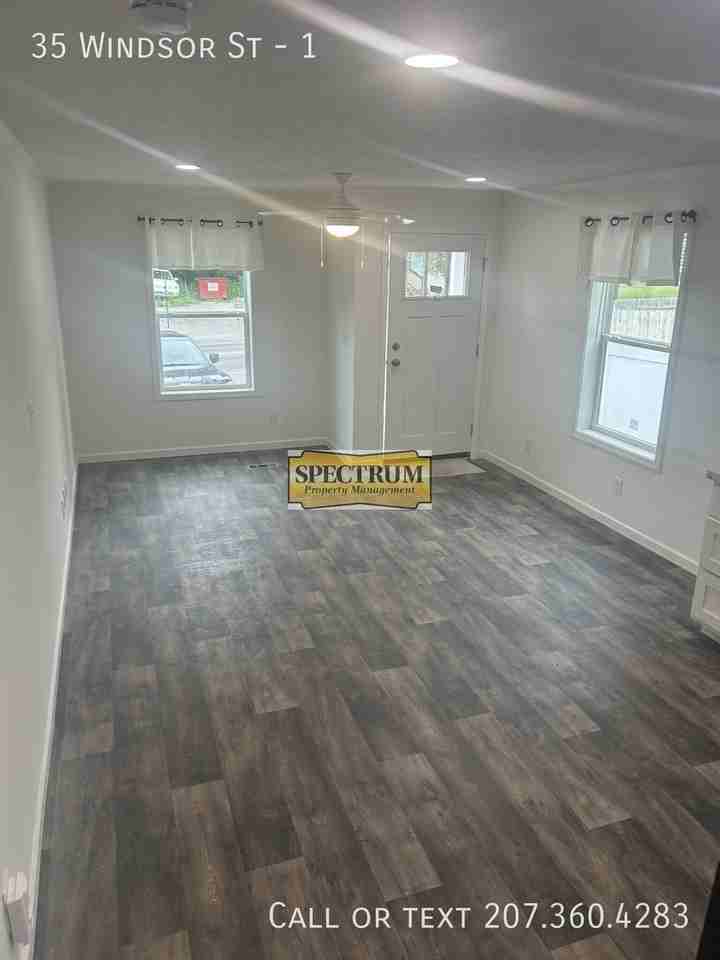 35 Windsor St #1 - Photo 6 of 12