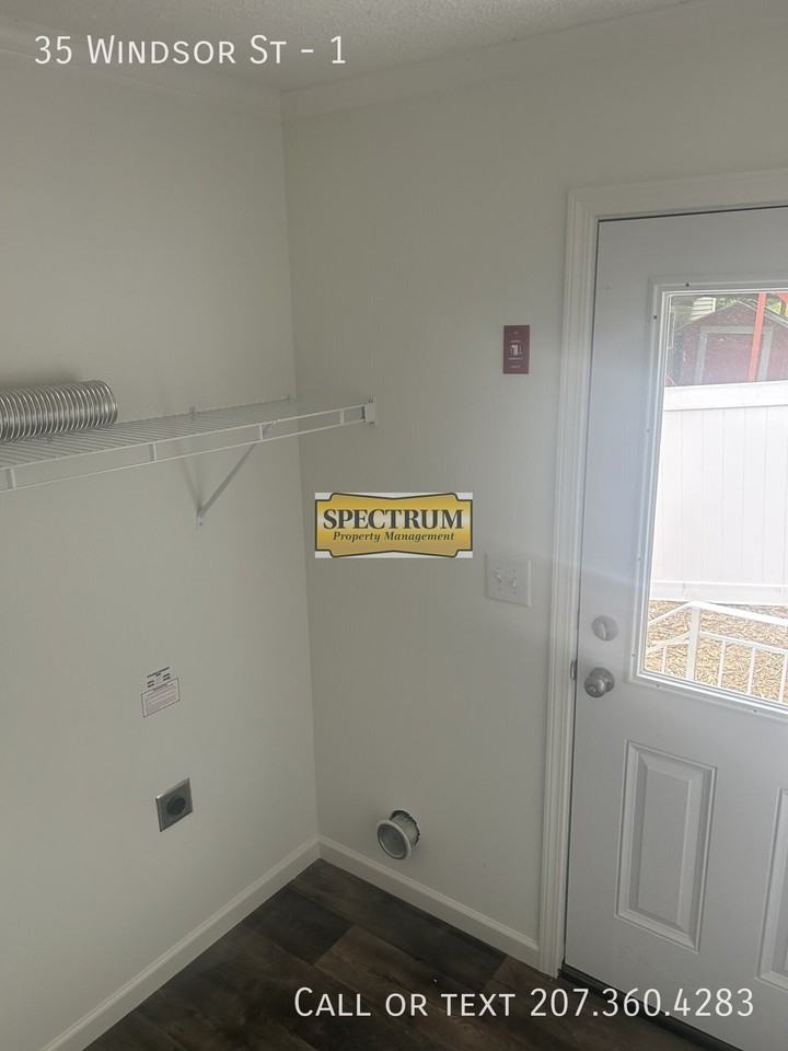 35 Windsor St #1 - Photo 7 of 12