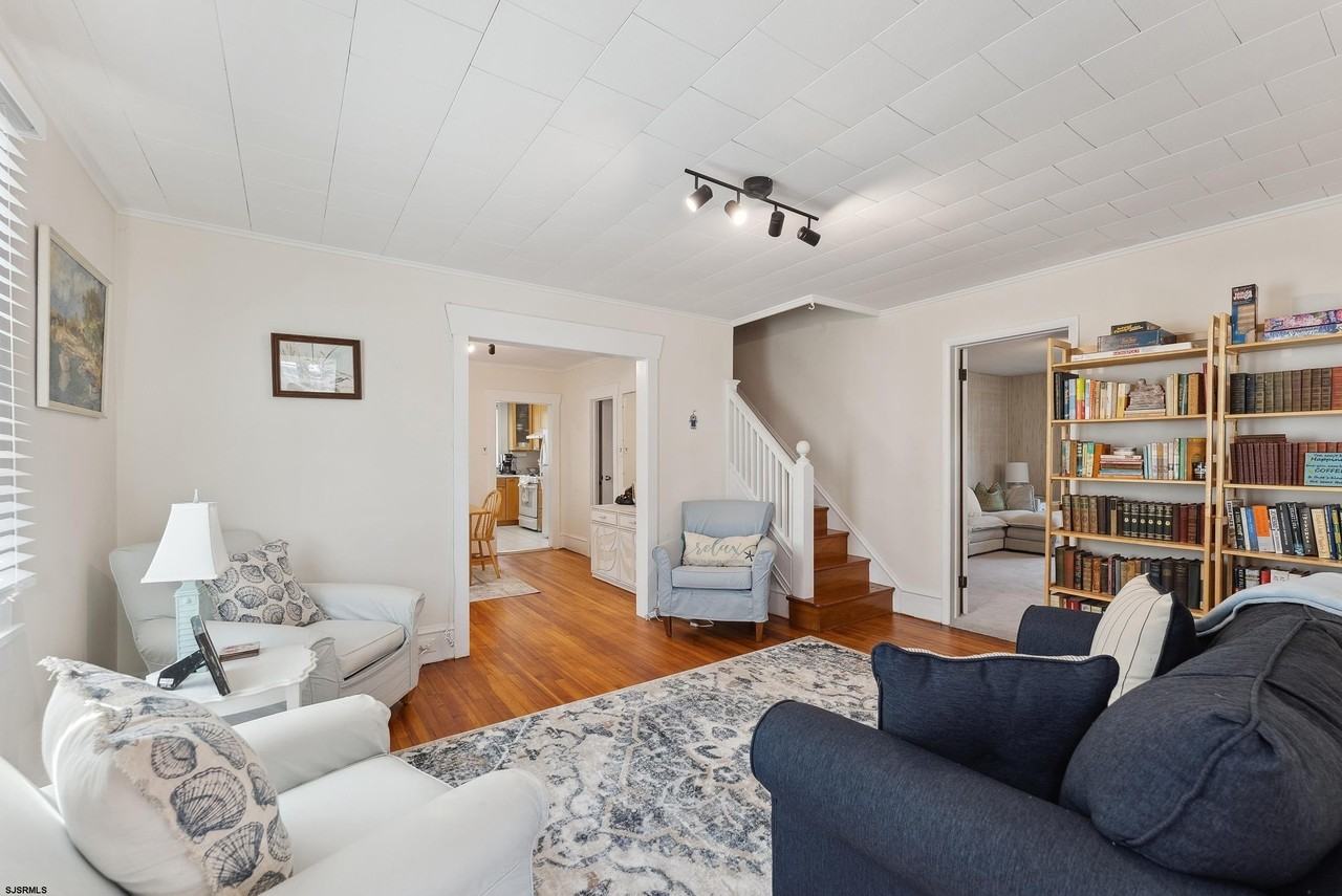 26 N Martindale Ave - Photo 3 of 32