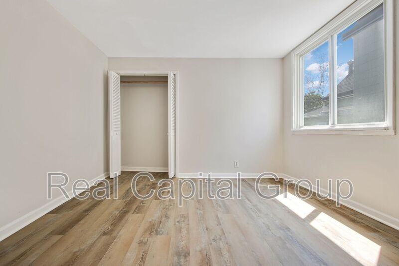 313 Fenton St #1LOWER - Photo 3 of 8