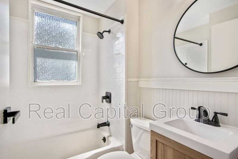 313 Fenton St #1LOWER - Photo 7 of 8