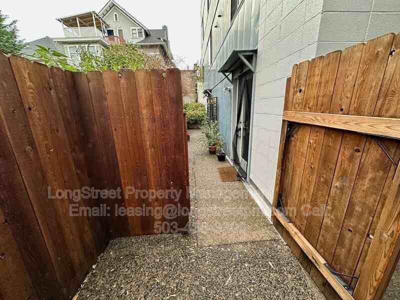 722 Nw 24th Ave #110 - Photo 3 of 18