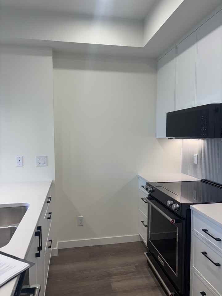 1102 Esquimalt Road - Photo 2 of 22