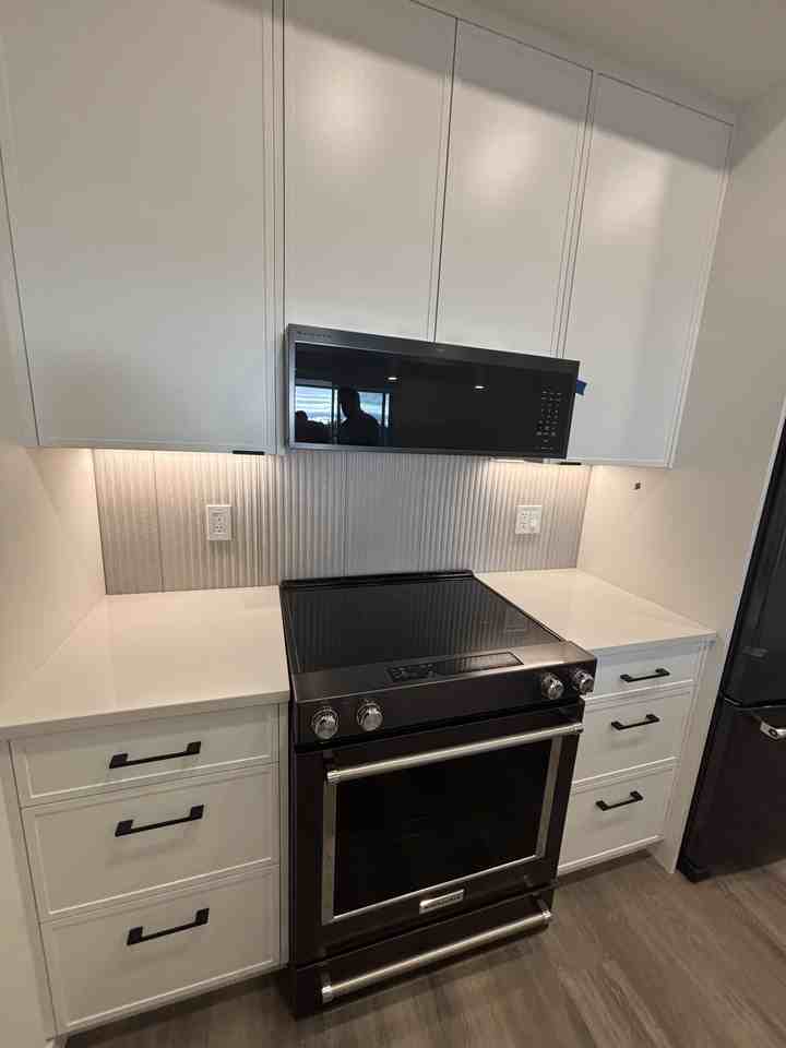 1102 Esquimalt Road - Photo 3 of 22