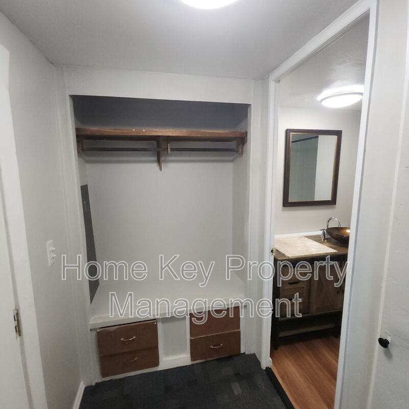 677 (333)Wn - Photo 4 of 8