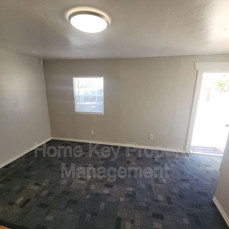 677 (333)Wn - Photo 5 of 8