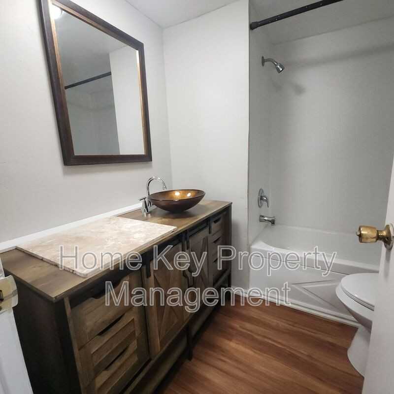 677 (333)Wn - Photo 6 of 8