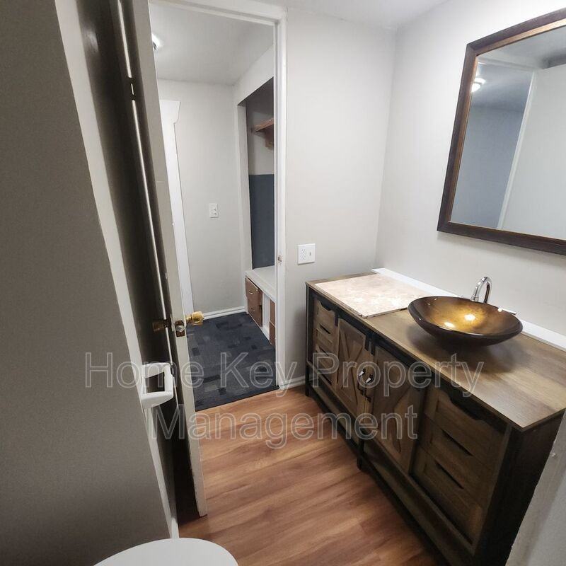 677 (333)Wn - Photo 7 of 8