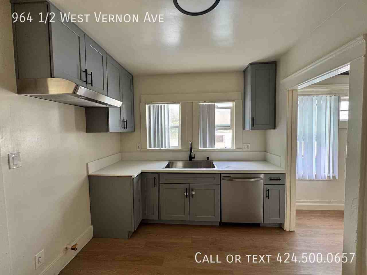 964 1/2 W Vernon Ave - Photo 5 of 15