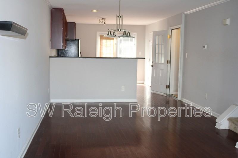 9712 Jordy Dr - Photo 4 of 7