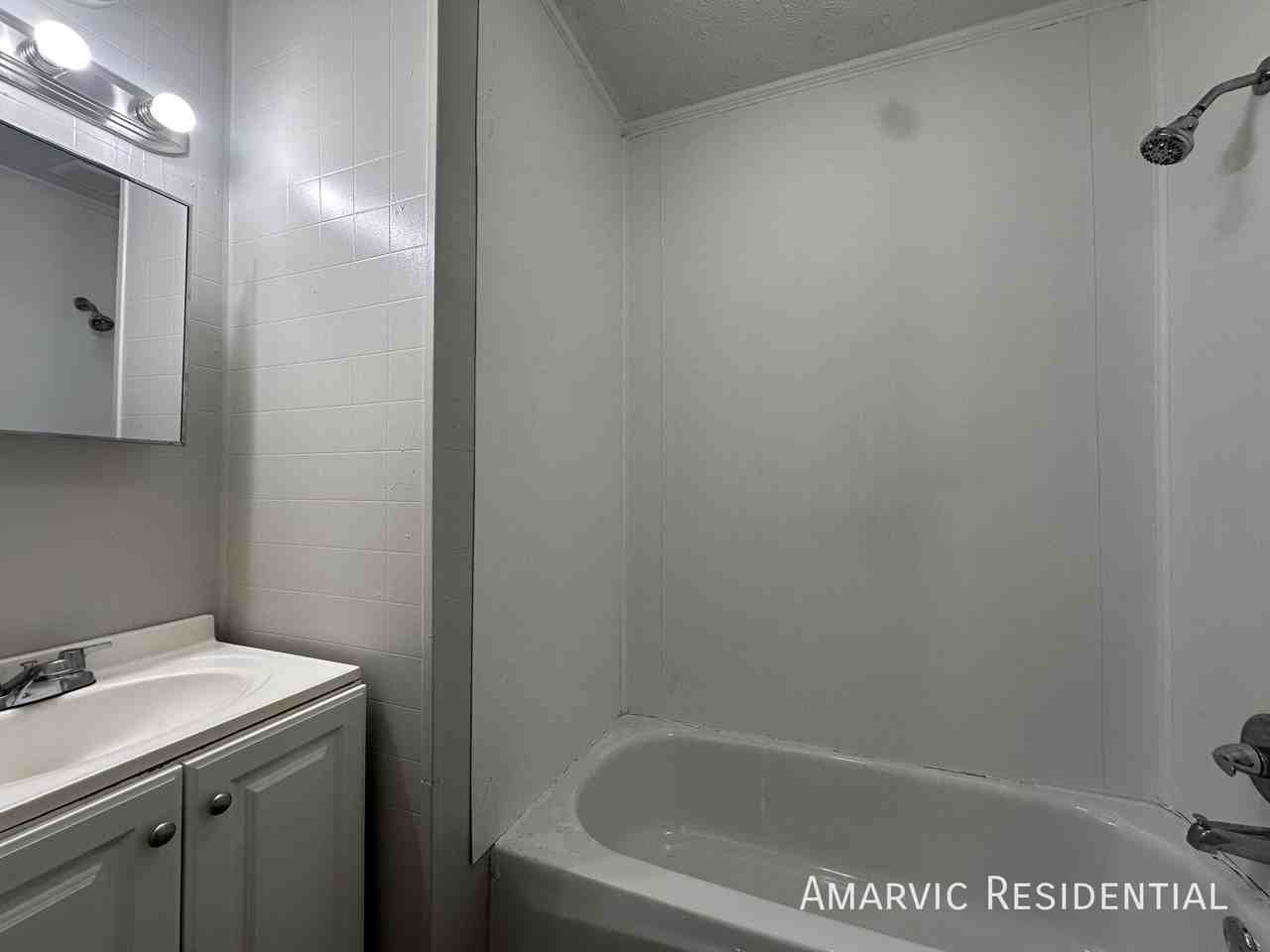 717 Bullock St - Photo 6 of 9