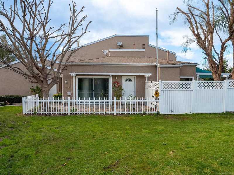44511 La Paz Rd - Photo 2 of 23