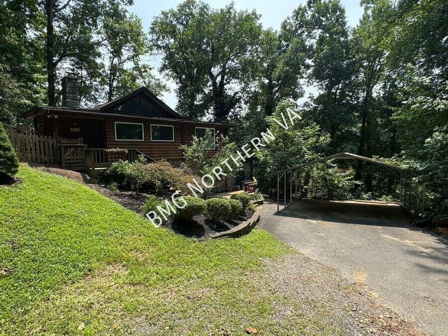 8221 Barron St - Photo 2 of 18