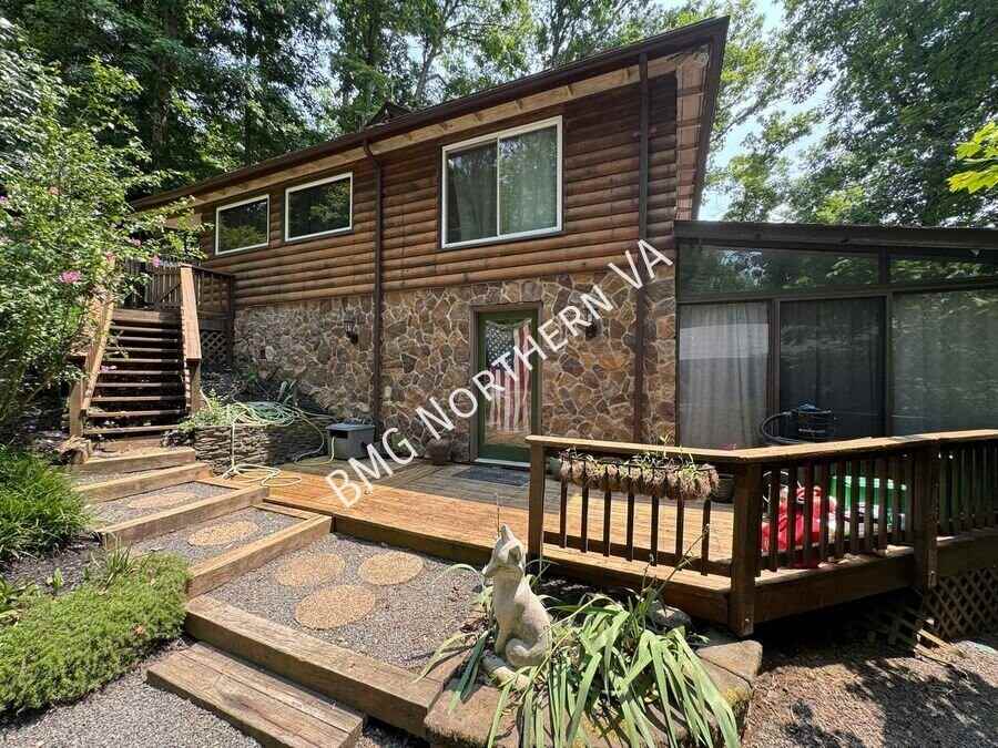 8221 Barron St - Photo 3 of 18