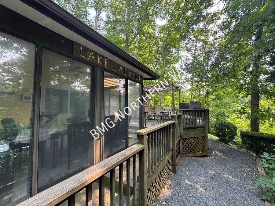 8221 Barron St - Photo 4 of 18