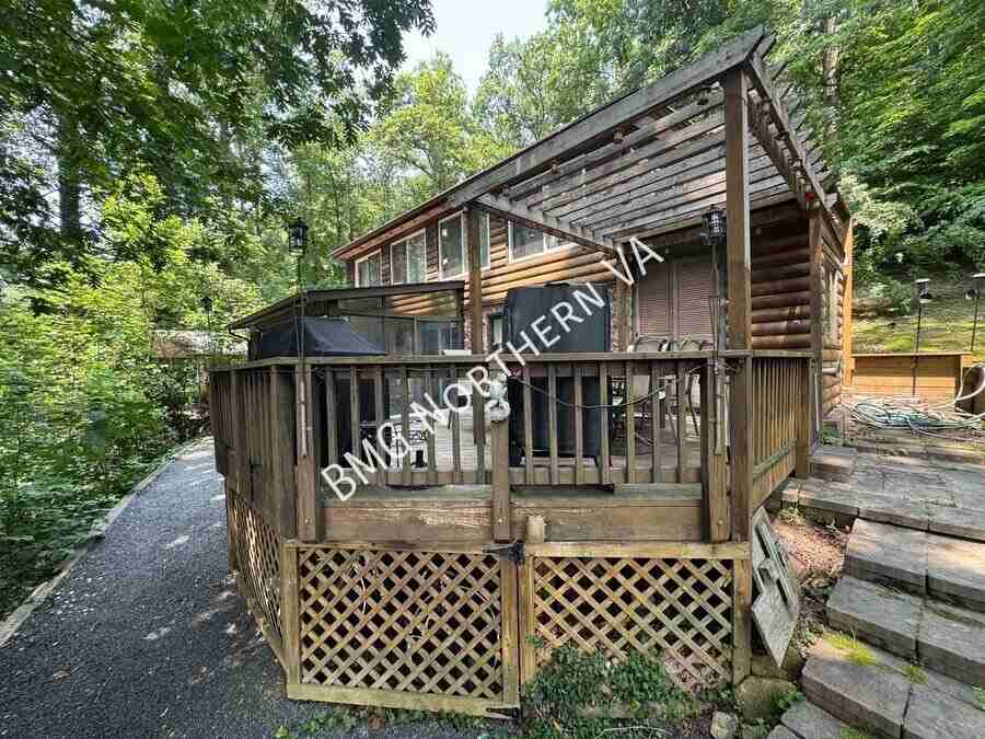 8221 Barron St - Photo 5 of 18