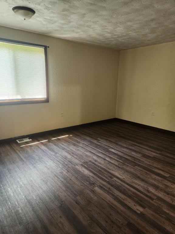 4245 E 11th Ave - Photo 4 of 12