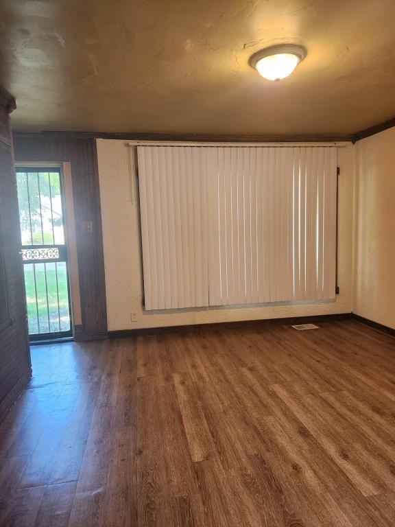 4245 E 11th Ave - Photo 6 of 12