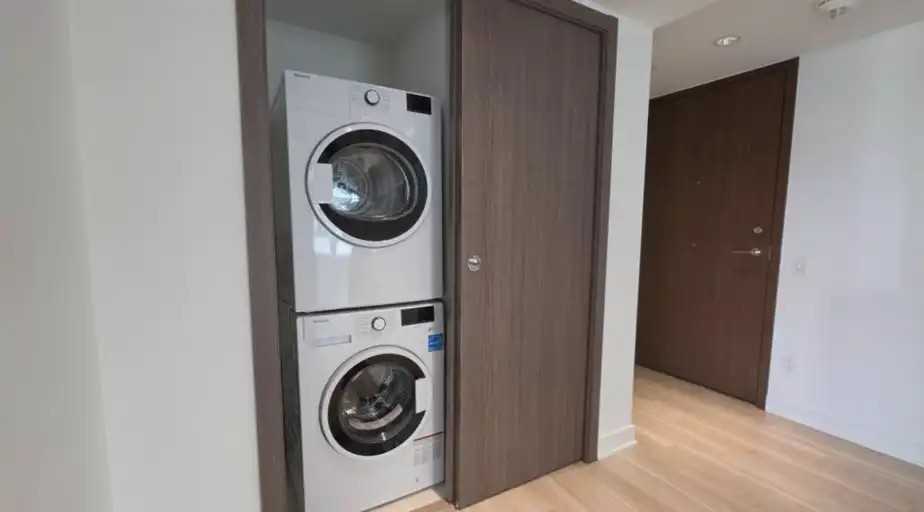 17 Bathurst St #2506 - Photo 2 of 22