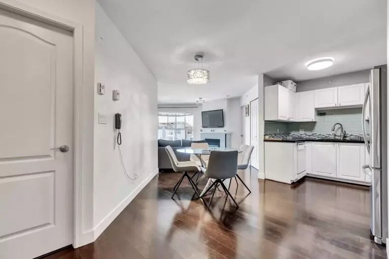 5880 Dover Cres #427 - Photo 7 of 20