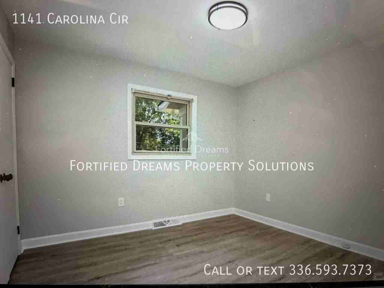 1141 Carolina Cir - Photo 5 of 17