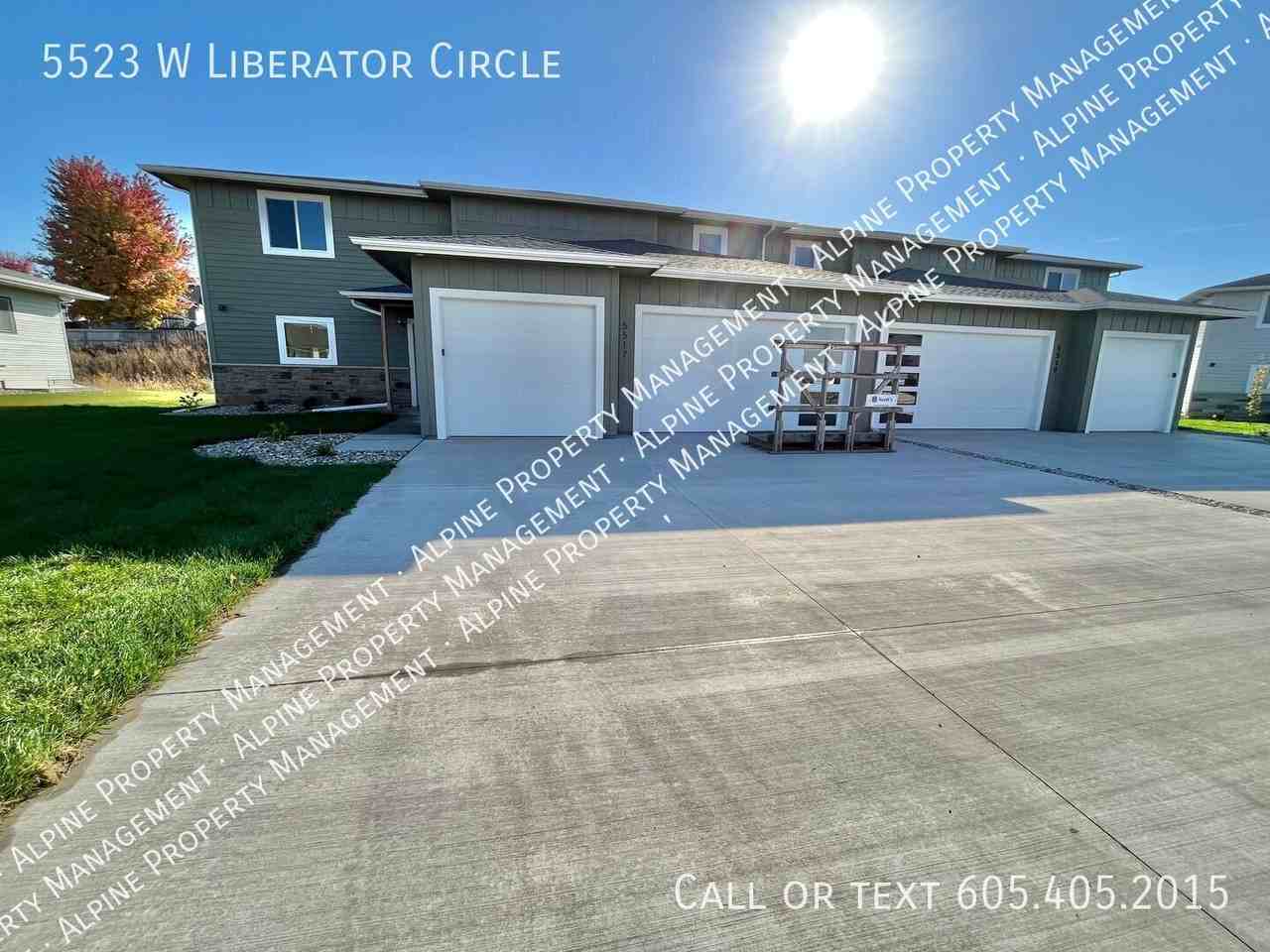 5523 W Liberator Cir - Photo 2 of 34