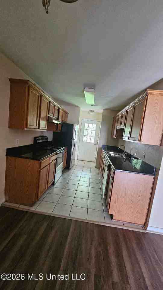 5451 Quail Creek Cir - Photo 4 of 7