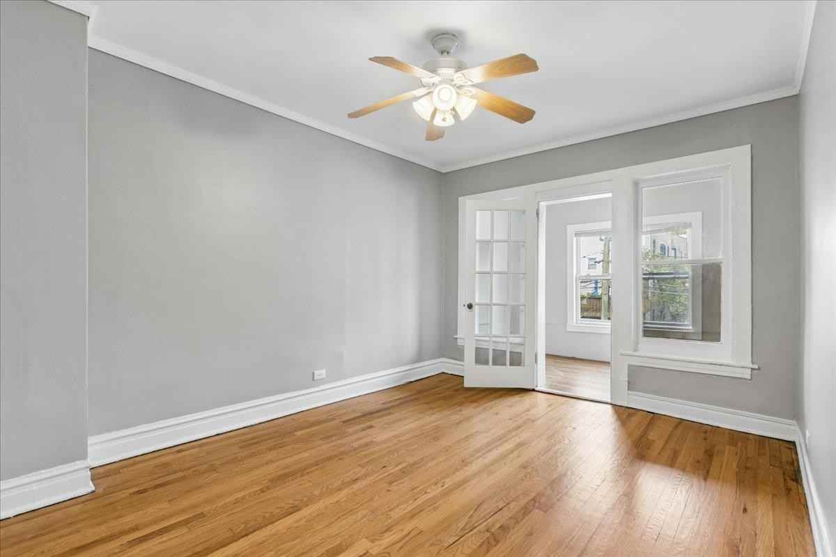 4852 N Rockwell St #2 - Photo 3 of 10