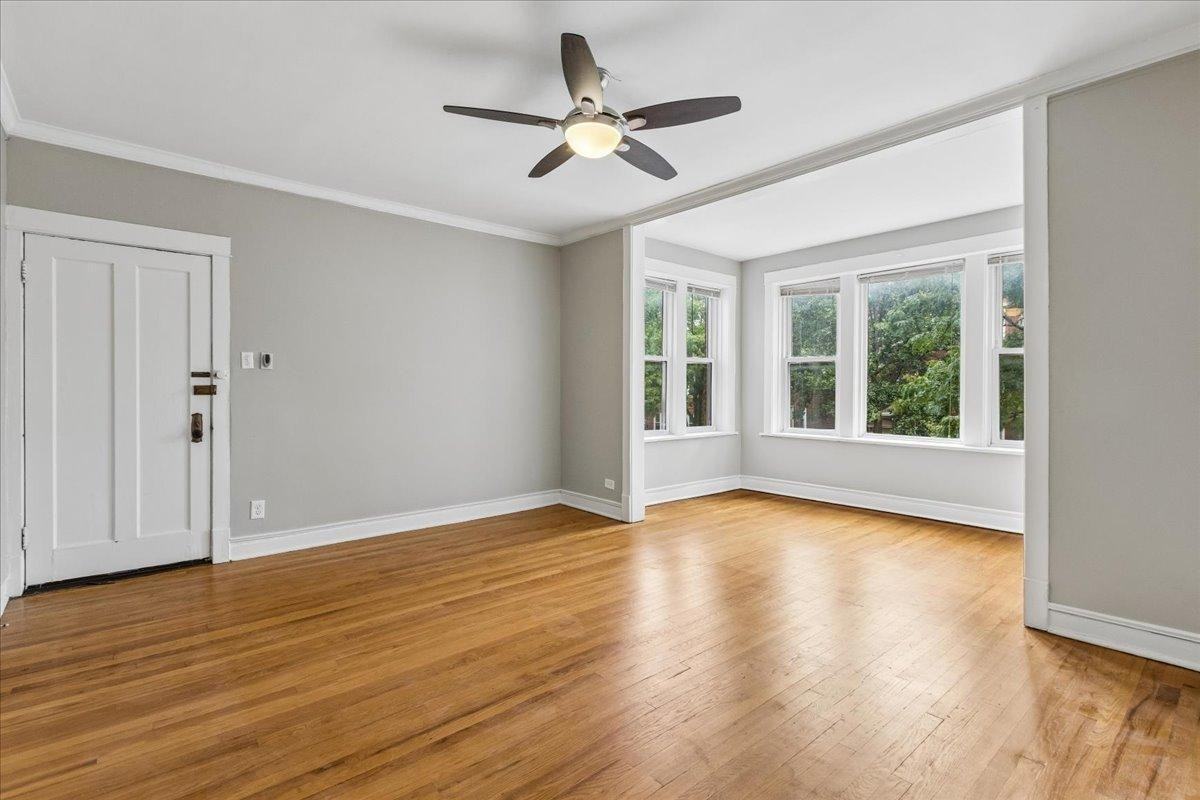 4852 N Rockwell St #2 - Photo 6 of 10