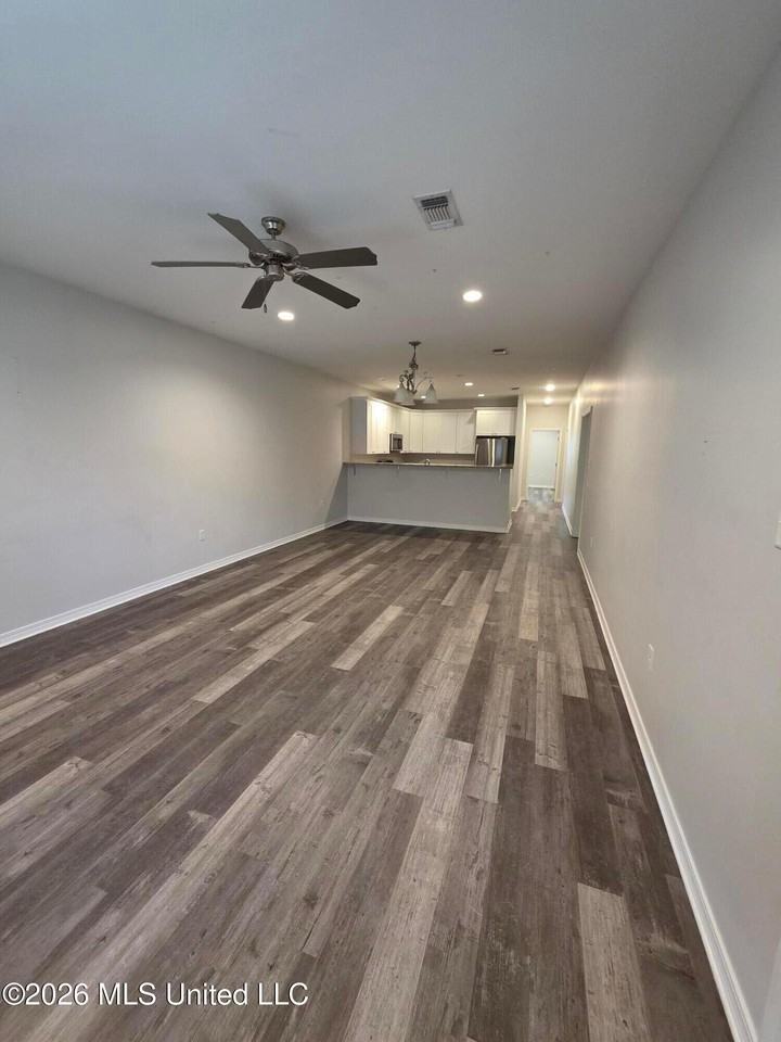 13074 Tracewood Dr - Photo 2 of 15