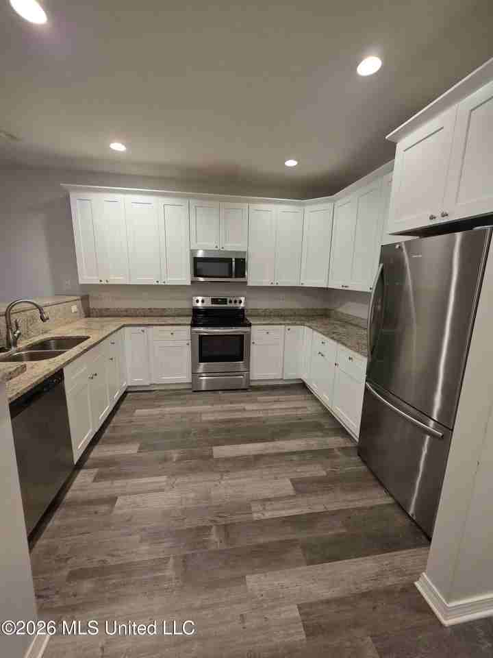 13074 Tracewood Dr - Photo 4 of 15