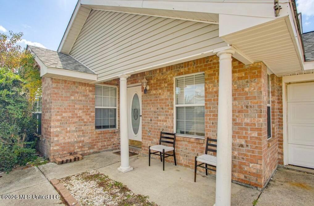 13177 W Country Hills Dr - Photo 2 of 15