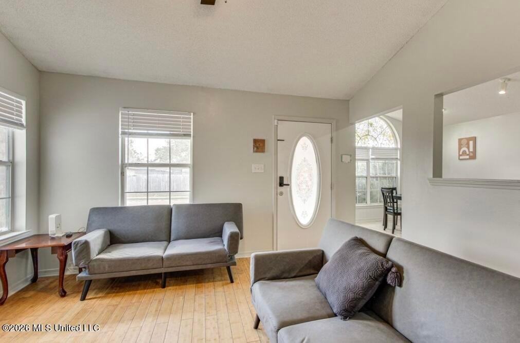 13177 W Country Hills Dr - Photo 3 of 15