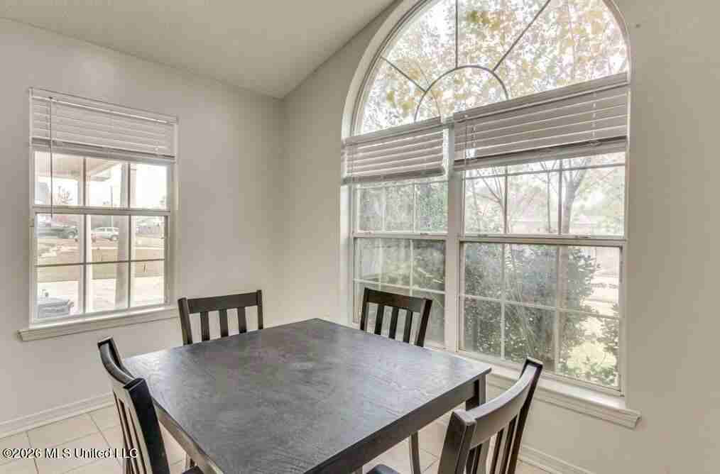 13177 W Country Hills Dr - Photo 5 of 15