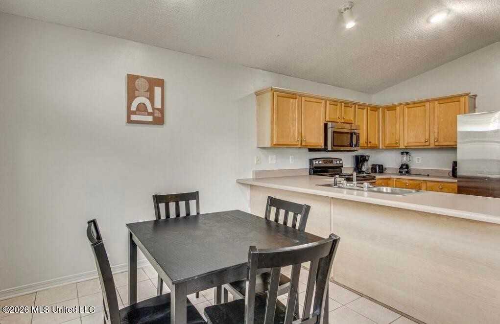 13177 W Country Hills Dr - Photo 6 of 15