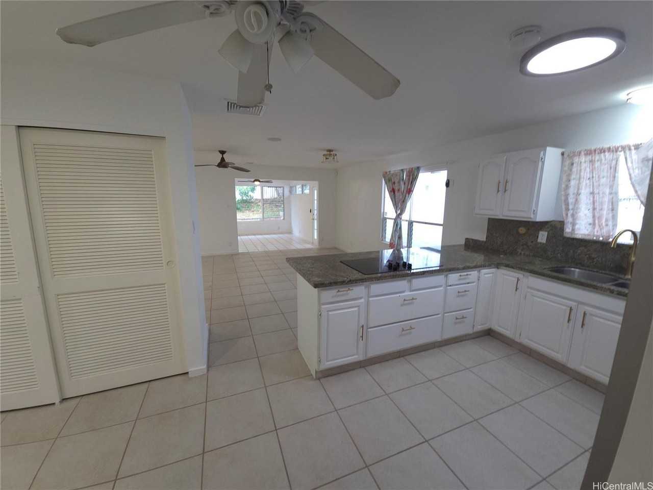 1444 Kina St - Photo 3 of 9