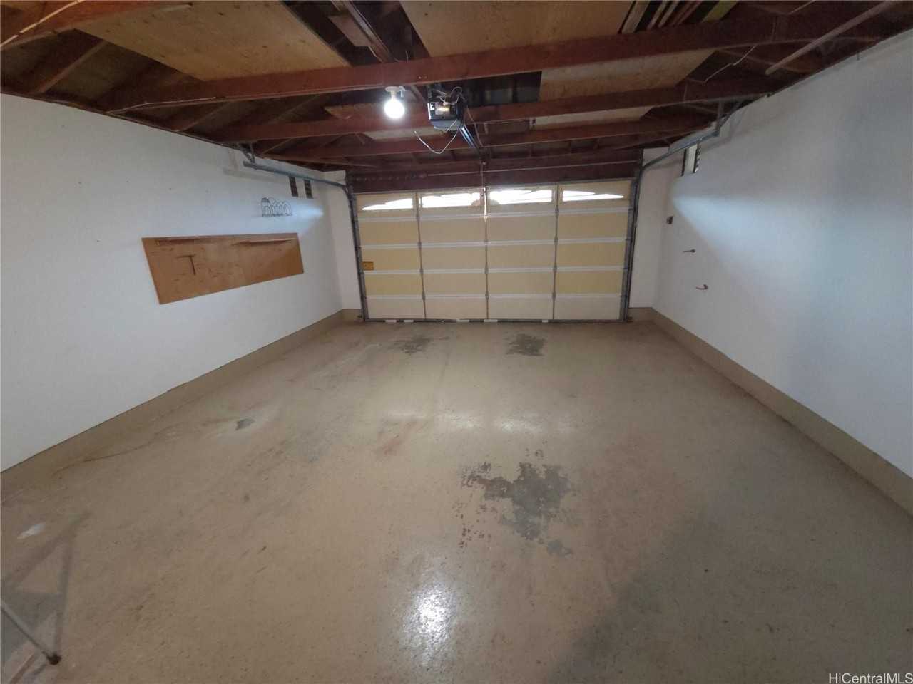 1444 Kina St - Photo 7 of 9